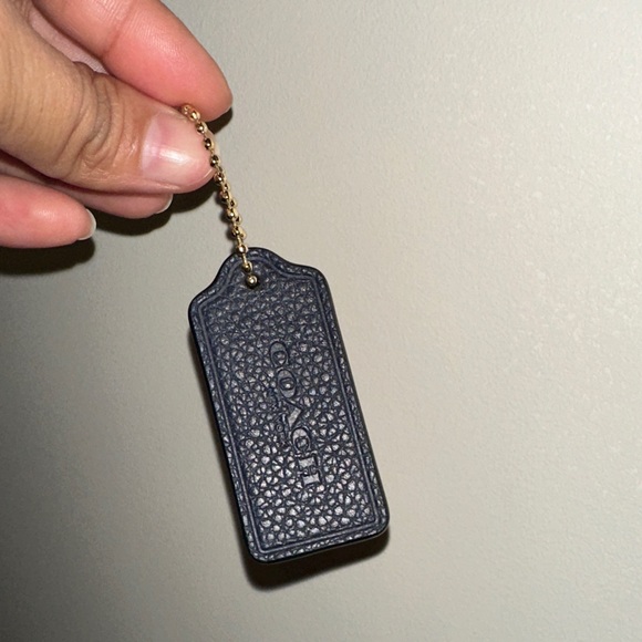 Coach Tag - Picture 3 of 3